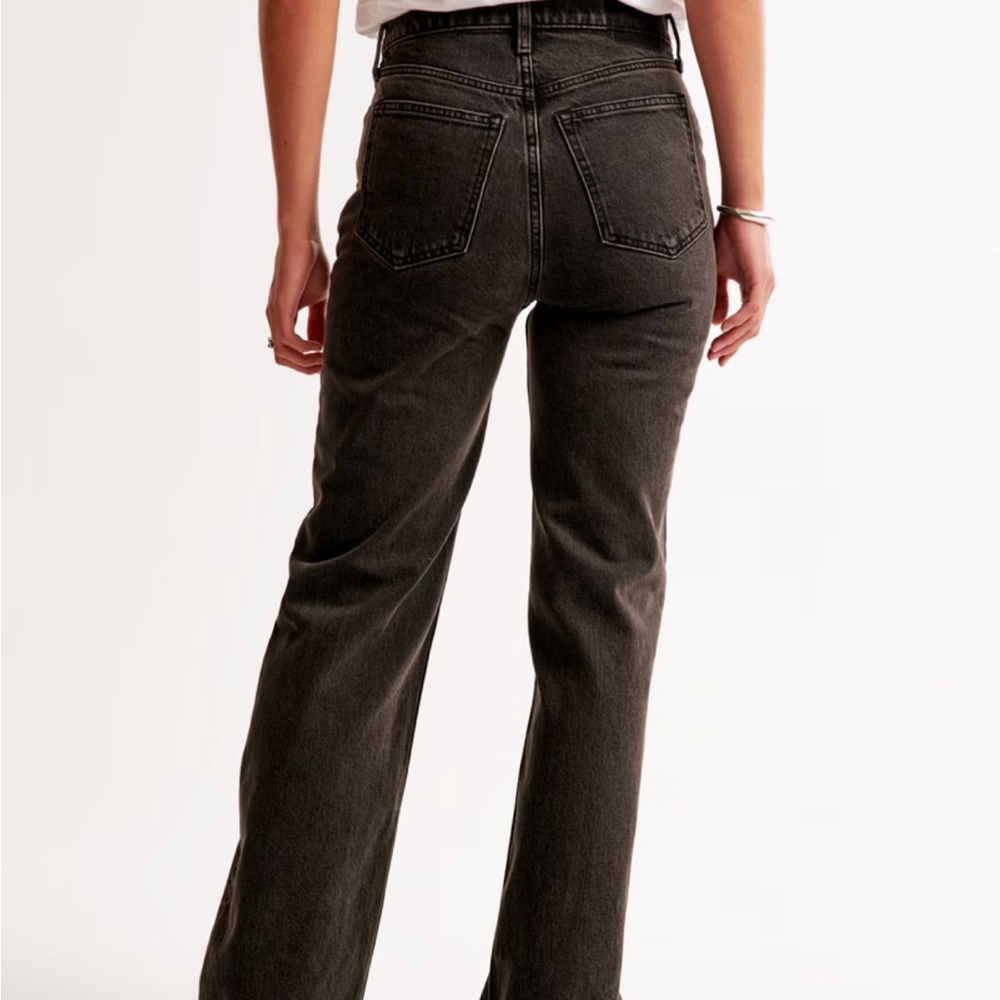 High Rise 90s Relaxed Jeans - Picture 4 of 5